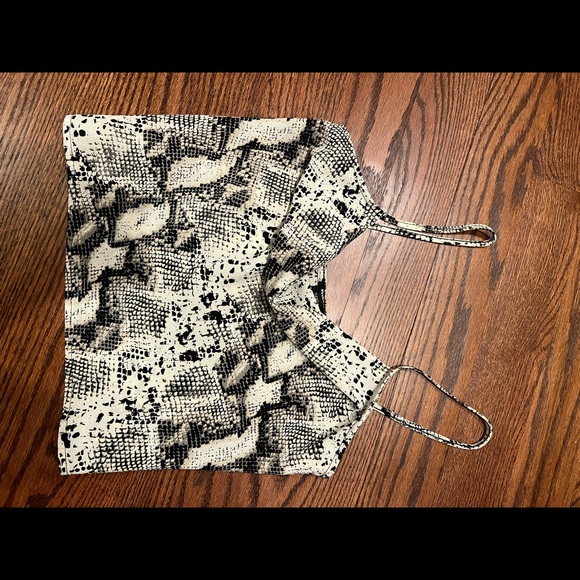 Kendall and Kylie snake skin shirt - Picture 2 of 4